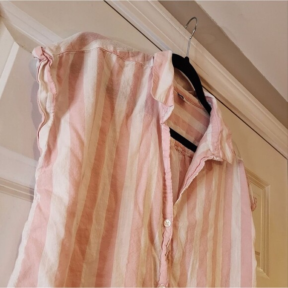 Old Navy pink and white striped short sleeve button up top M - Picture 2 of 4